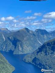 Fly Fiordland