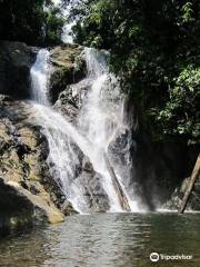 Nam Dee Waterfall