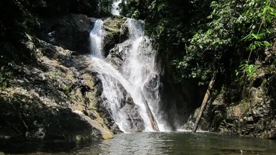 Nam Dee Waterfall