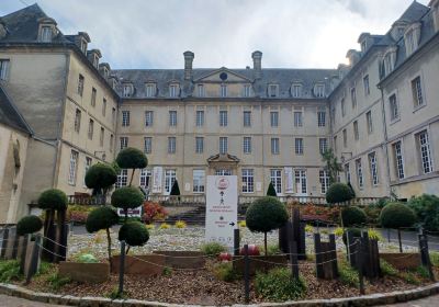 Musee de la Tapissetie de Bayeux