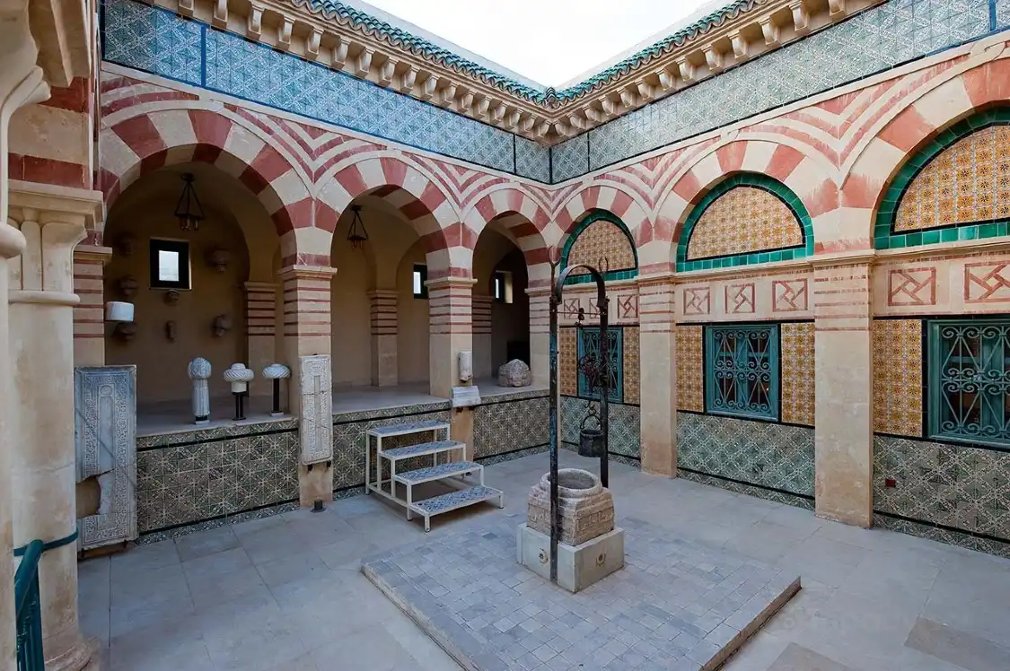 Hotels near Museum des Religions