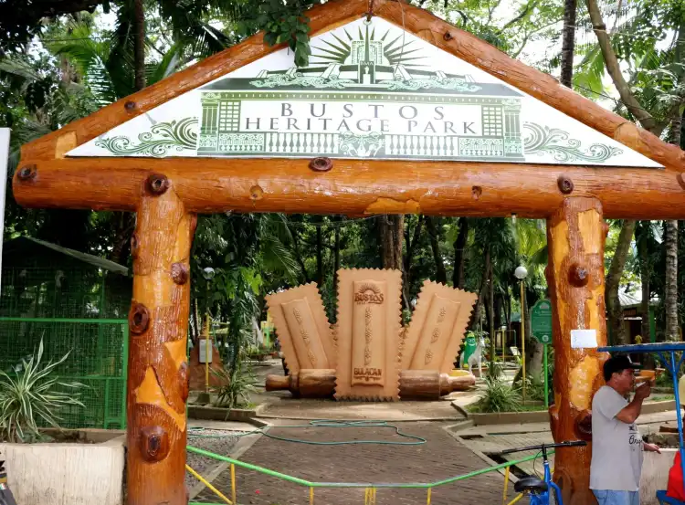 Hotels in Bustos