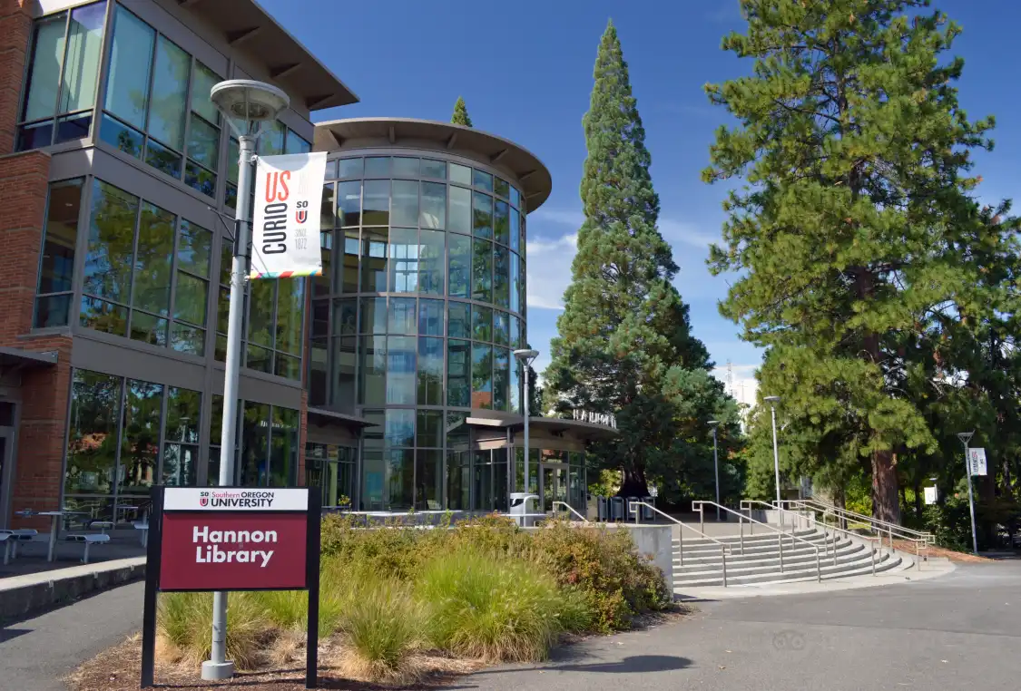 Hotels near Southern Oregon University