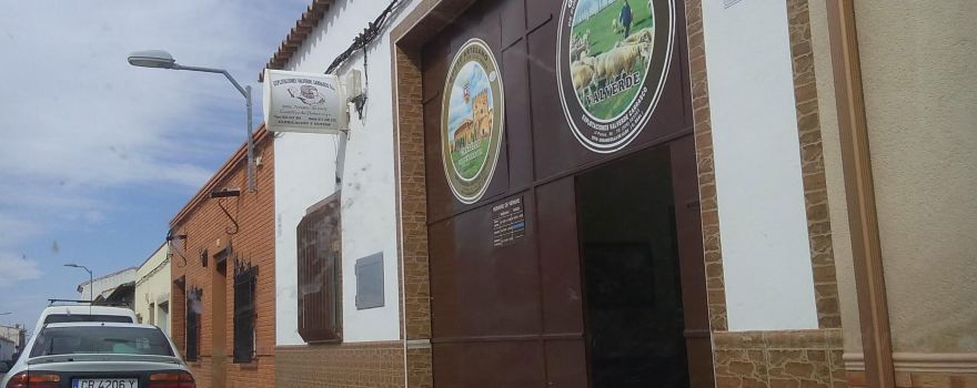Queseria Artesanal Quesos Valverde y Castillo de Peñarroya