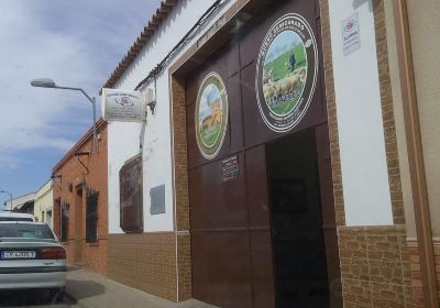 Queseria Artesanal Quesos Valverde y Castillo de Peñarroya