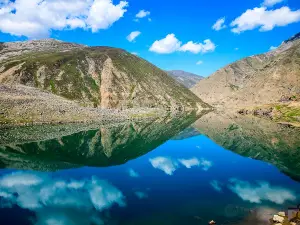 Lulusar Lake