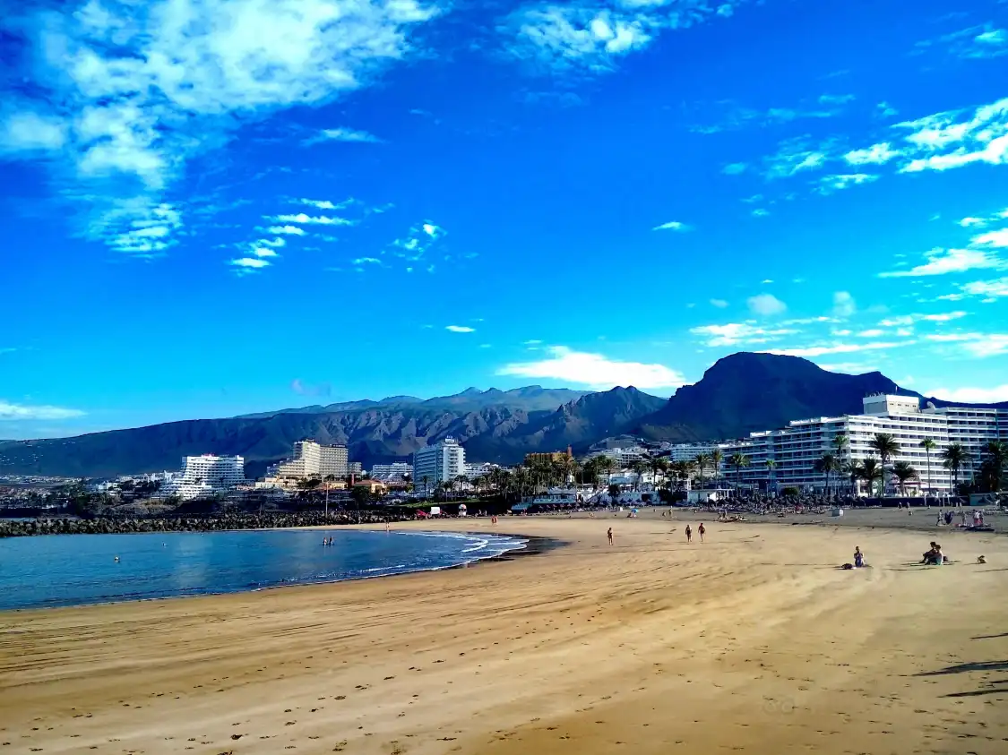 Playas de Troya附近的飯店