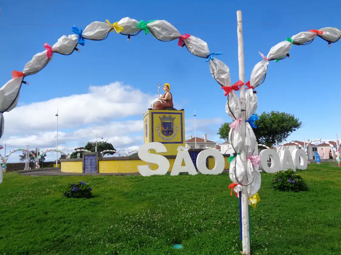 Hotels near Monument Sao Miguel Cattle Dog