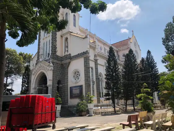 Hotel berhampiran Catholic Church Huyen Sy