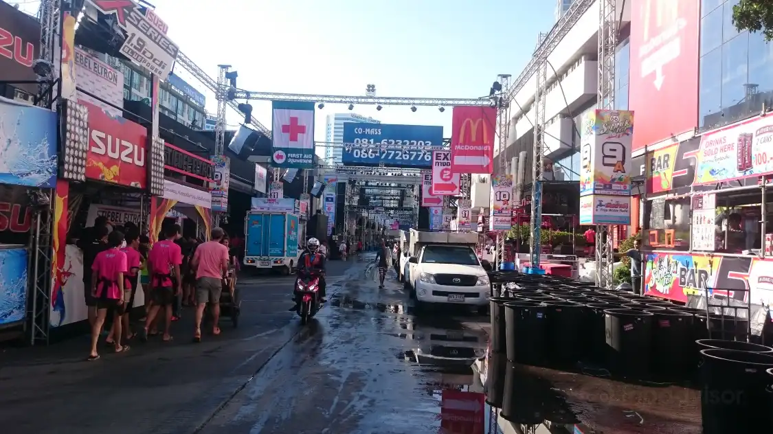 Hotels near ROYAL CITY AVENUE (RCA)