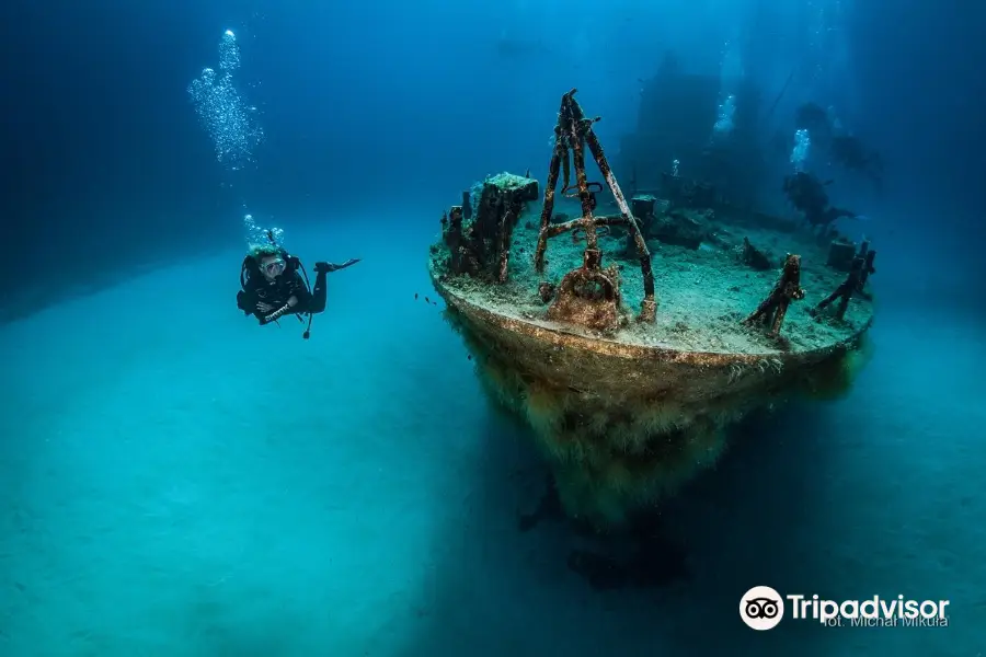 Gozo Aqua Sports Dive Centre