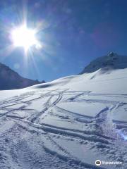 Purcell Heli-Skiing