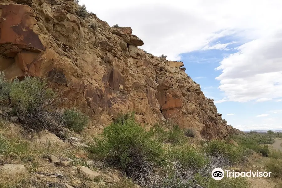 Legend Rock State Petroglyph Site