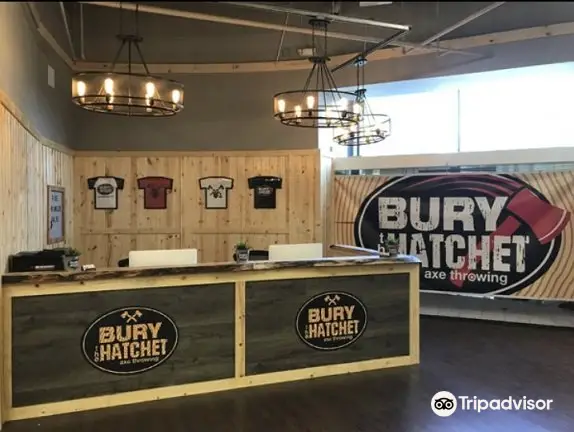 Bury The Hatchet Kansas City - Axe Throwing