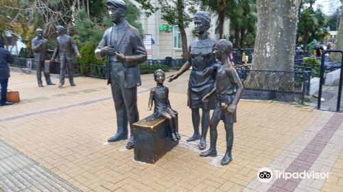 Monument to the Characters of Movie Brilliantovaya Ruka