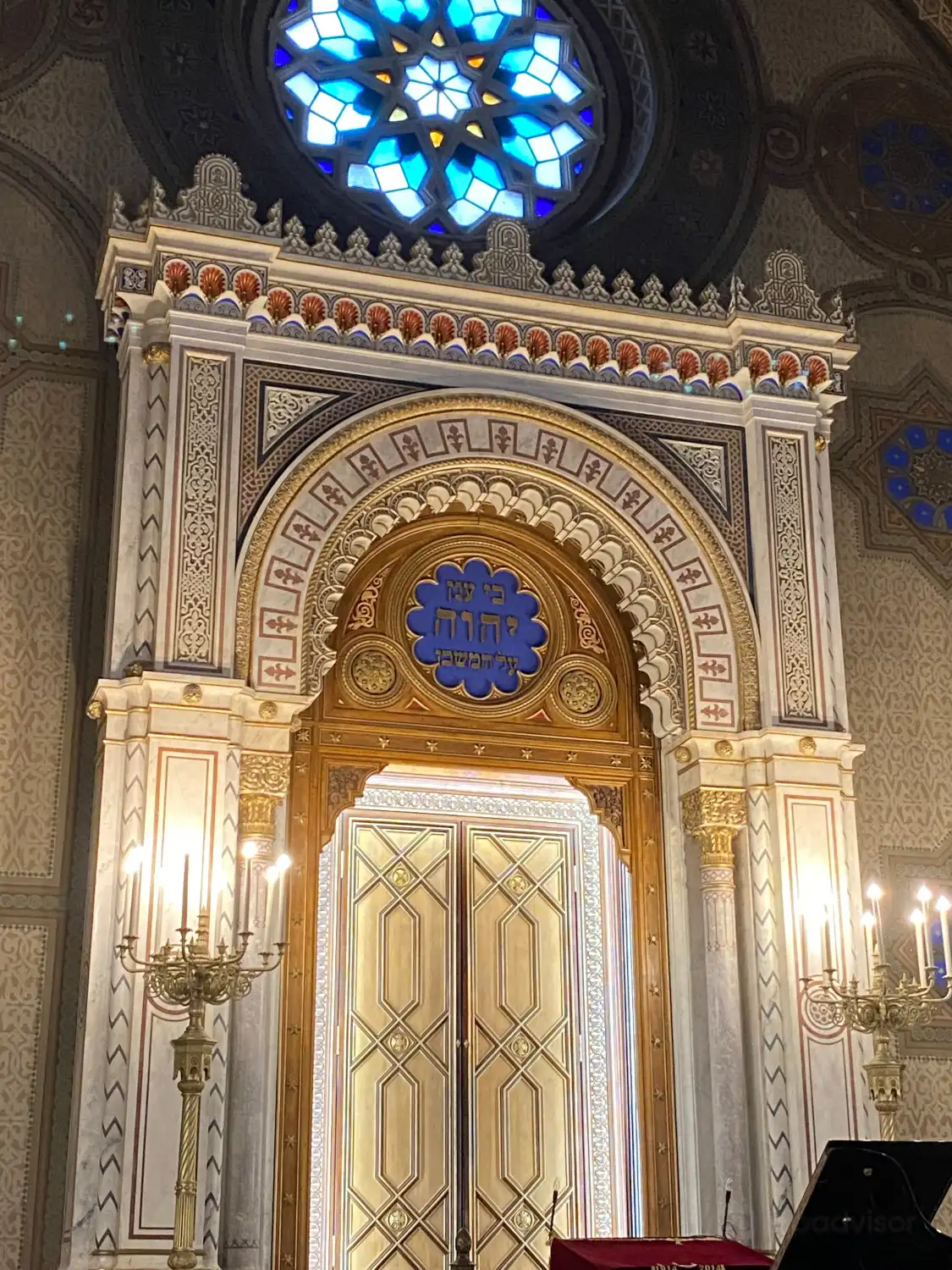 Hotels near Cetate Synagogue