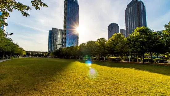 Klyde Warren Park