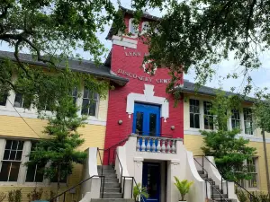 Lynn Meadows Discovery Center