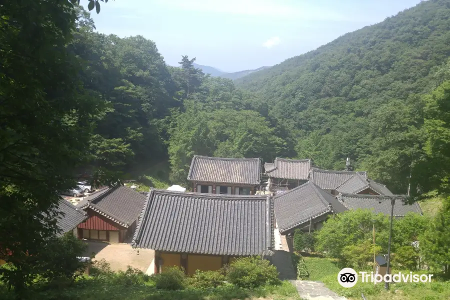 Janggoksa Temple