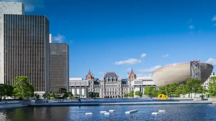 Các khách sạn gần Empire State Plaza Convention Center