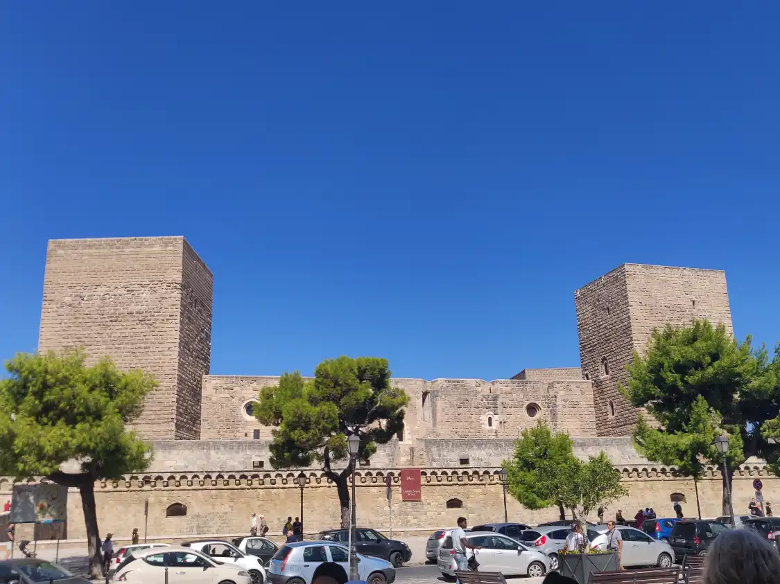 Hotels near Castello svevo di Bari