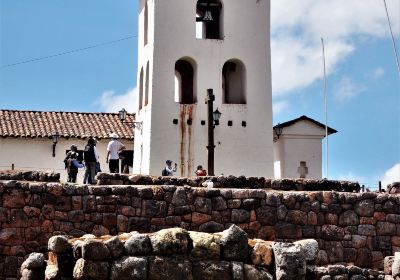 Iglesia Colonial de Chinchero