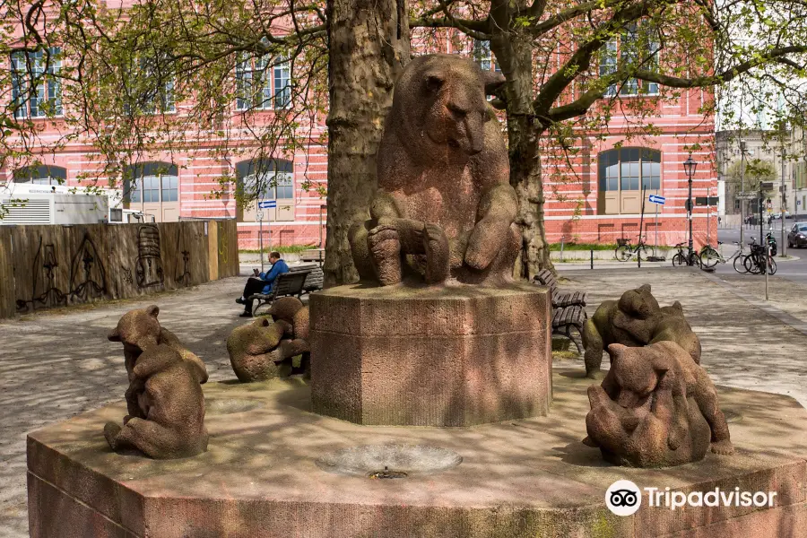 Bear Fountain