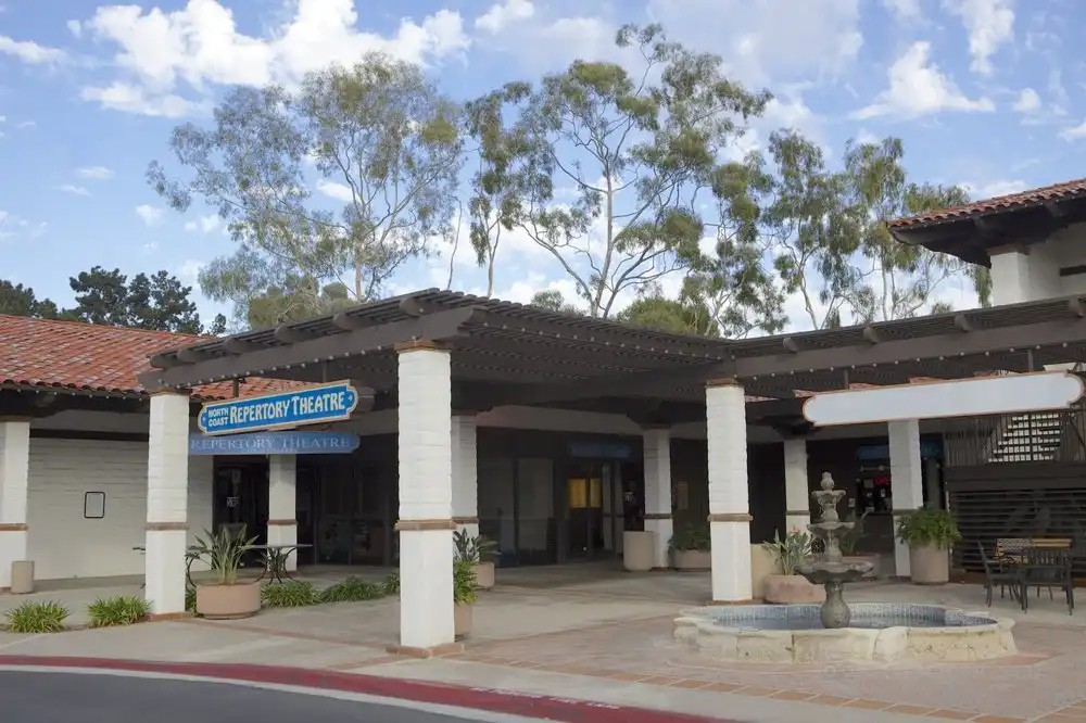Hoteles cerca de North Coast Repertory Theatre