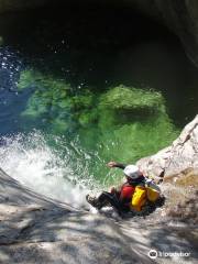Terre Liquide / Canyoning