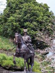 Kato Yoshiakiko Kiba Statue