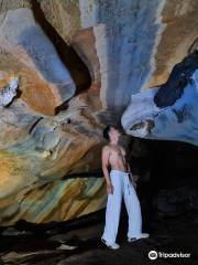 メーサーブ洞窟