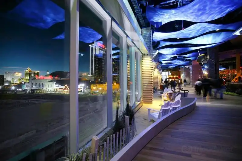 Hotels near The Playground at Caesars