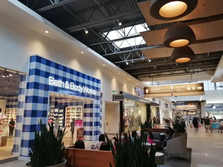 Hotels near Premium Outlet Collection Edmonton International Airport