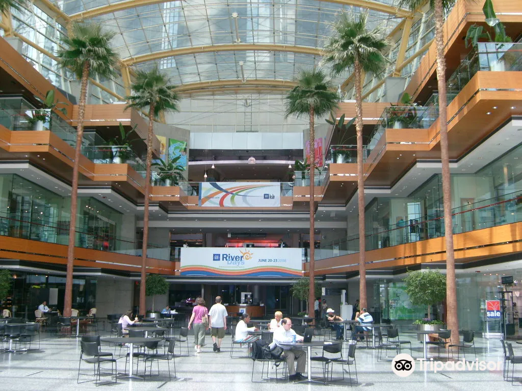 3_General Motors Renaissance Center