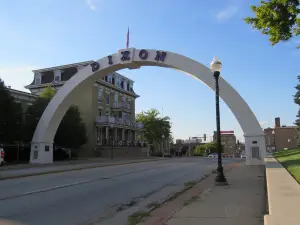 Veterans' Memorial Arch