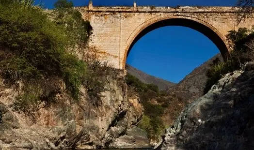 Puente colonial Pachachaca