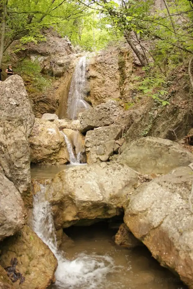 Hotels near Uskutskiye Waterfalls