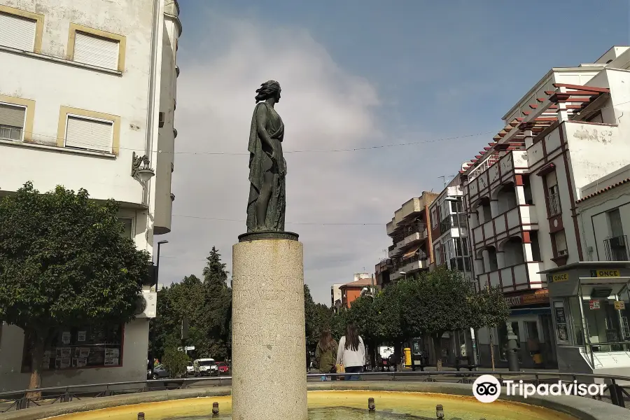 Estatua Puerta de la Villa