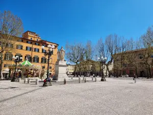 Piazza Napoleone
