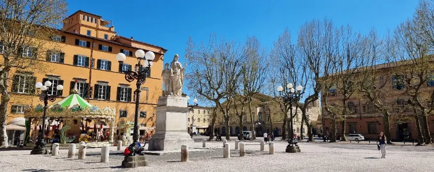 Piazza Napoleone