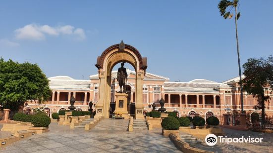 Saranrom Palace