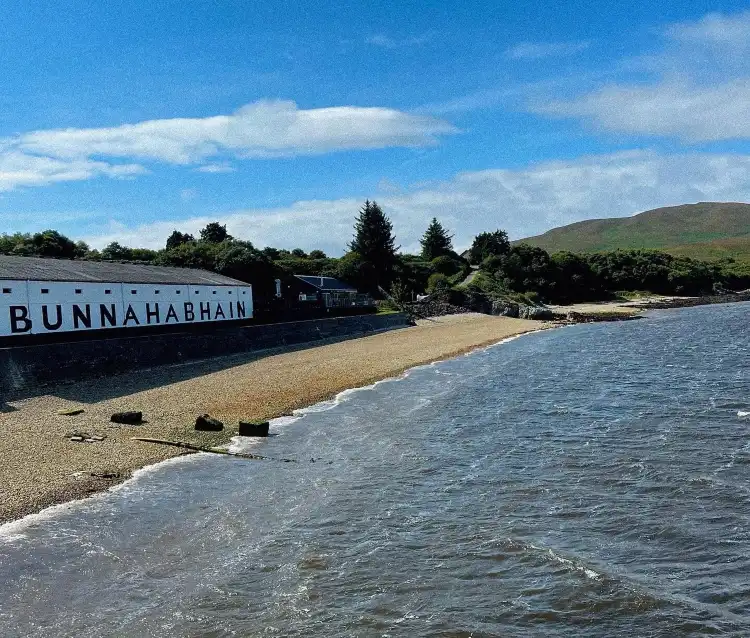 Hotels near Bunnahabhain Distillery
