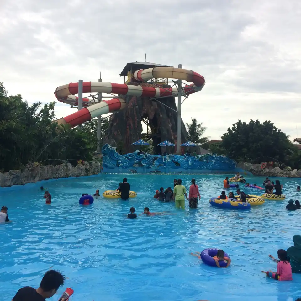 2_Wonderland Adventure WaterPark Galuh Mas