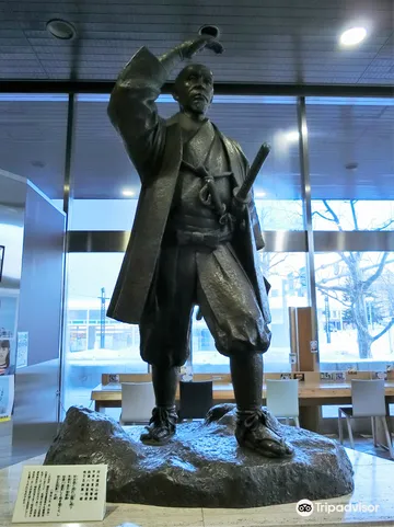 4_Shima Yoshitake Statue