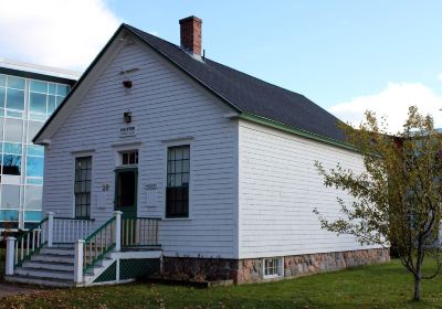 Little White Schoolhouse Museum