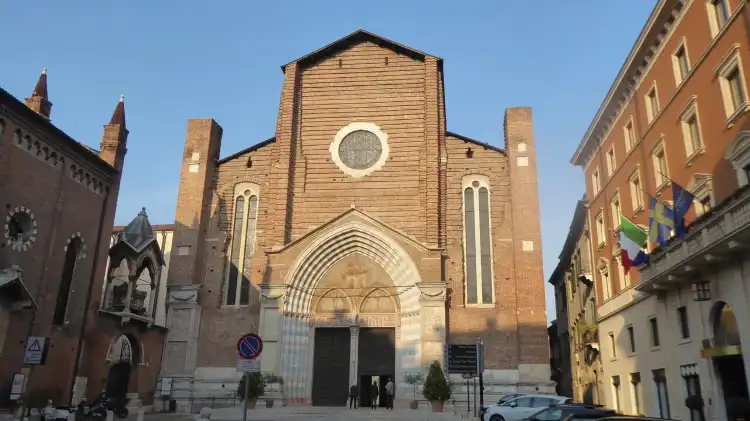 Hotels near Arca di Castelbarco