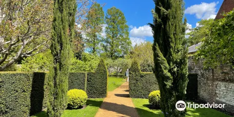 Petersfield Physic Garden