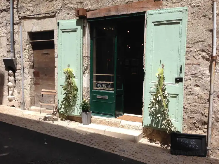 Hotels in Montcuq