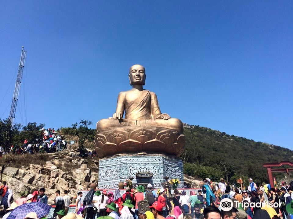 Yen Tu Buddhist Spring Festival | 海防