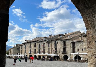 Plaza Mayor de Aínsa